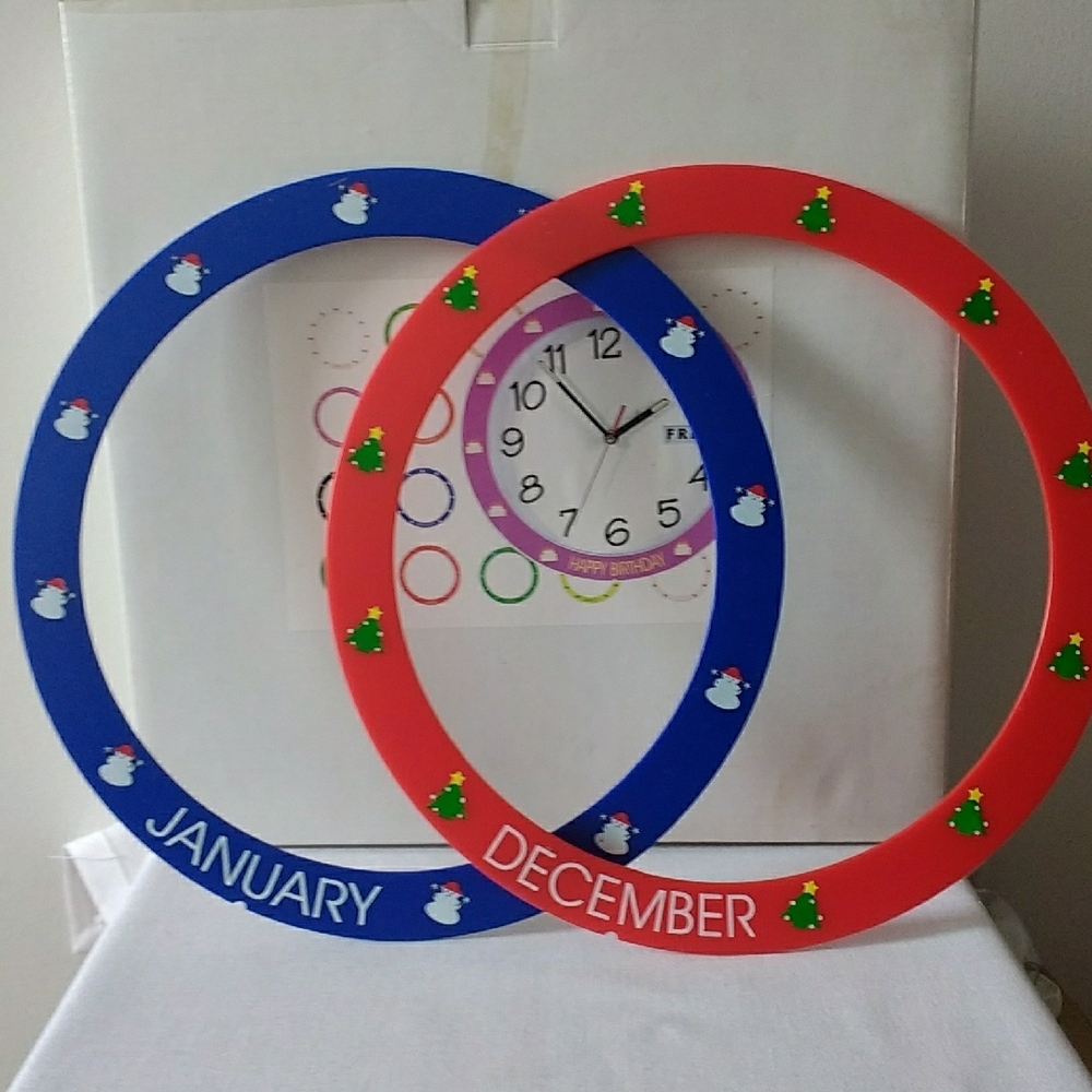 All Occasion Wall Clock With 8 Interchangeable Rings - Picture 2 of 10